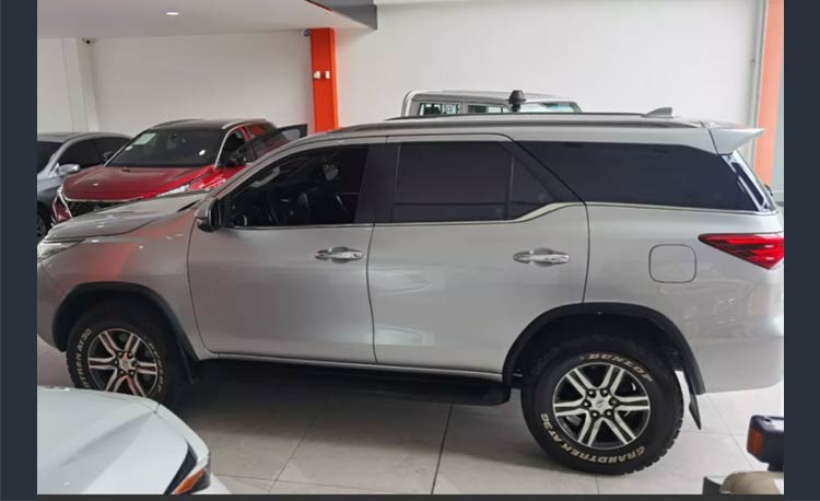 Toyota Fortuner 2.7l Mid