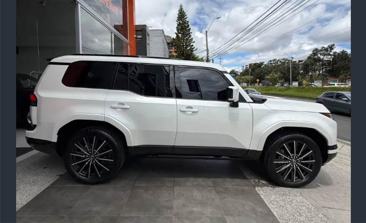 Lexus GX 550 Premium +