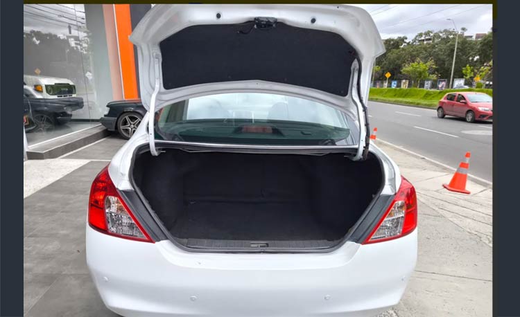 Nissan Versa 1.6 Advance