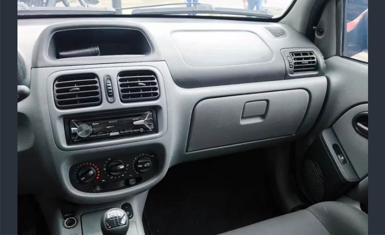 Renault CLIO STYLE 1.2 Night & Day