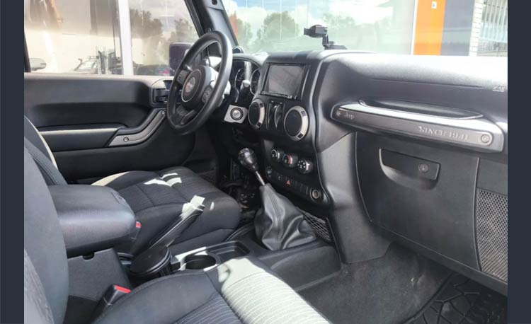 Jeep Wrangler 3.8 Sport