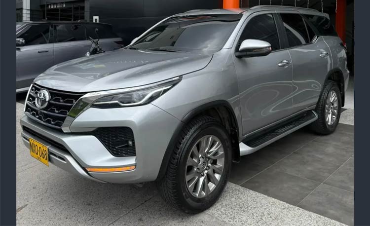 Toyota Fortuner 2.7 Srv Street Aut