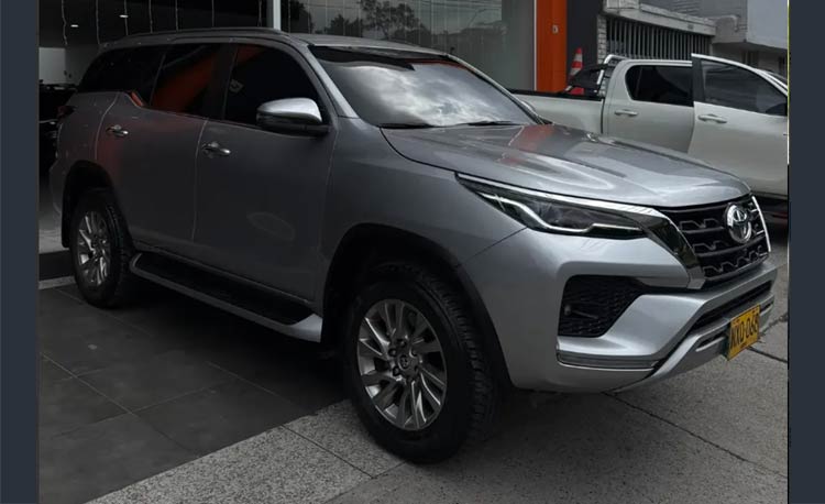 Toyota Fortuner 2.7 Srv Street Aut