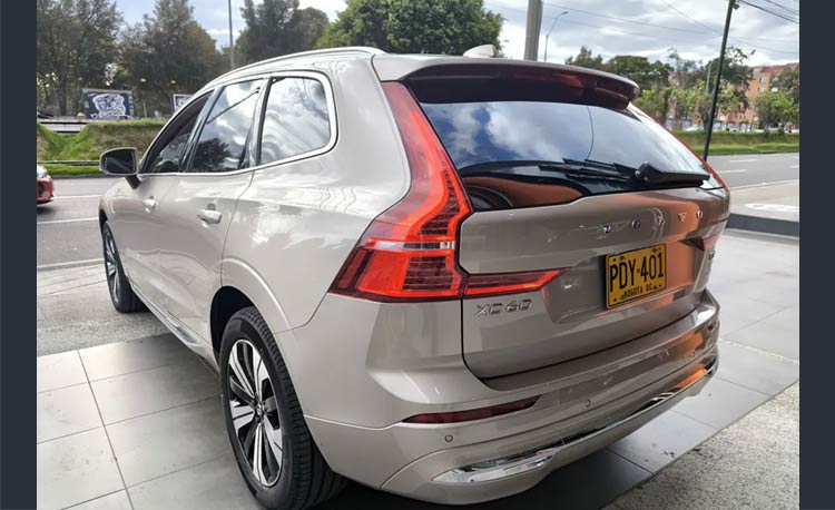 Volvo XC60 2.0 T8 Plus