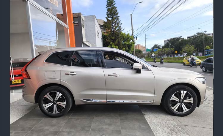 Volvo XC60 2.0 T8 Plus