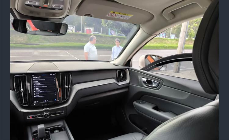 Volvo XC60 2.0 T8 Plus