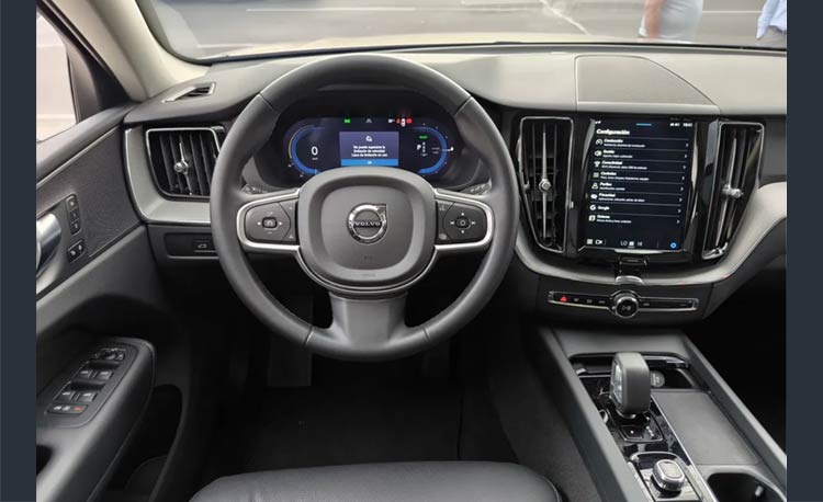 Volvo XC60 2.0 T8 Plus
