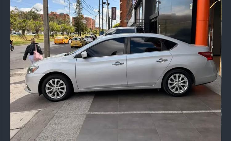 Nissan Sentra 1.8 B17 Fl Sense